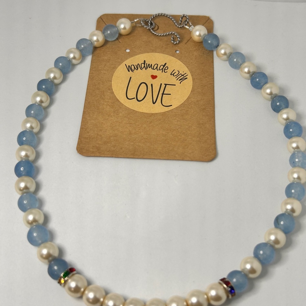 NEW Charming Blue and White Beaded Necklace